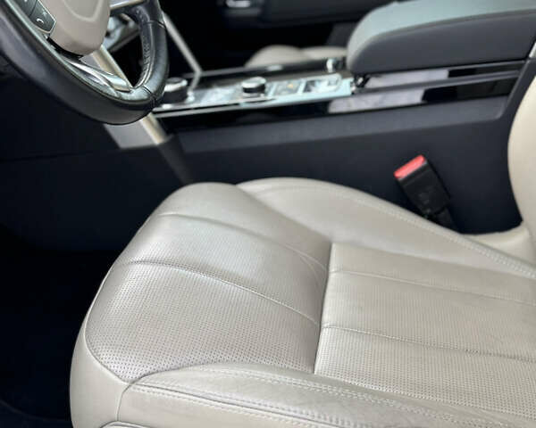 Білий Ленд Ровер Діскавері, об'ємом двигуна 3 л та пробігом 94 тис. км за 39000 $, фото 40 на Automoto.ua