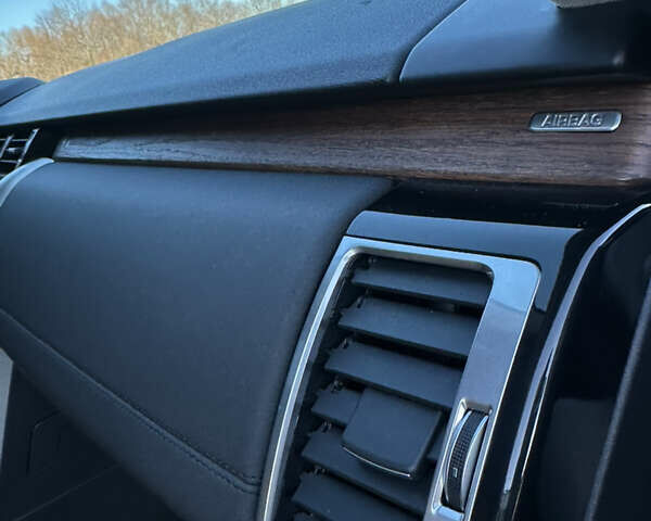 Білий Ленд Ровер Діскавері, об'ємом двигуна 3 л та пробігом 235 тис. км за 23950 $, фото 44 на Automoto.ua