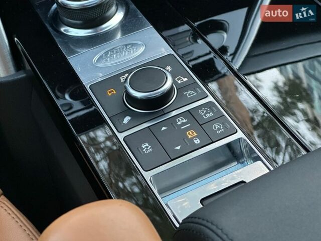 Білий Ленд Ровер Діскавері, об'ємом двигуна 2.99 л та пробігом 142 тис. км за 32500 $, фото 20 на Automoto.ua