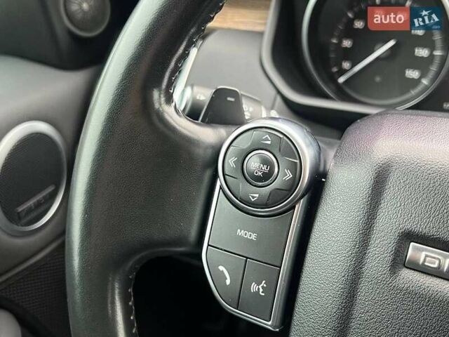 Білий Ленд Ровер Діскавері, об'ємом двигуна 3 л та пробігом 170 тис. км за 29990 $, фото 25 на Automoto.ua