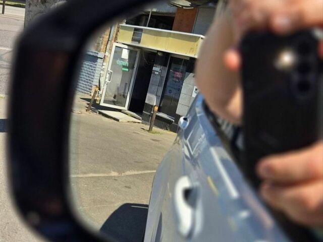 Білий Ленд Ровер Діскавері, об'ємом двигуна 3 л та пробігом 198 тис. км за 27500 $, фото 37 на Automoto.ua