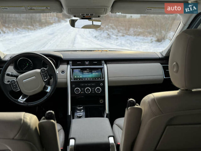 Білий Ленд Ровер Діскавері, об'ємом двигуна 3 л та пробігом 94 тис. км за 39000 $, фото 18 на Automoto.ua