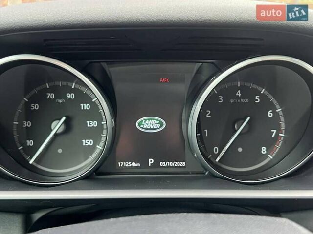 Білий Ленд Ровер Діскавері, об'ємом двигуна 3 л та пробігом 170 тис. км за 29990 $, фото 26 на Automoto.ua