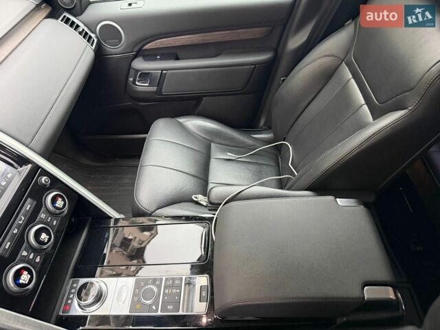 Білий Ленд Ровер Діскавері, об'ємом двигуна 2.99 л та пробігом 122 тис. км за 26000 $, фото 20 на Automoto.ua