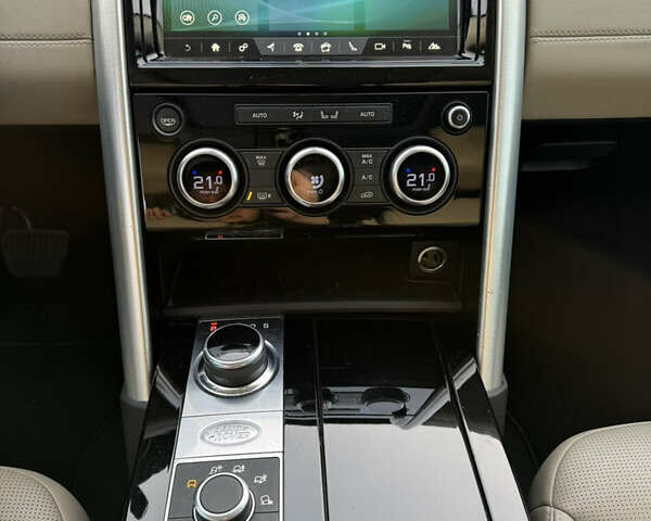 Білий Ленд Ровер Діскавері, об'ємом двигуна 3 л та пробігом 94 тис. км за 39000 $, фото 22 на Automoto.ua