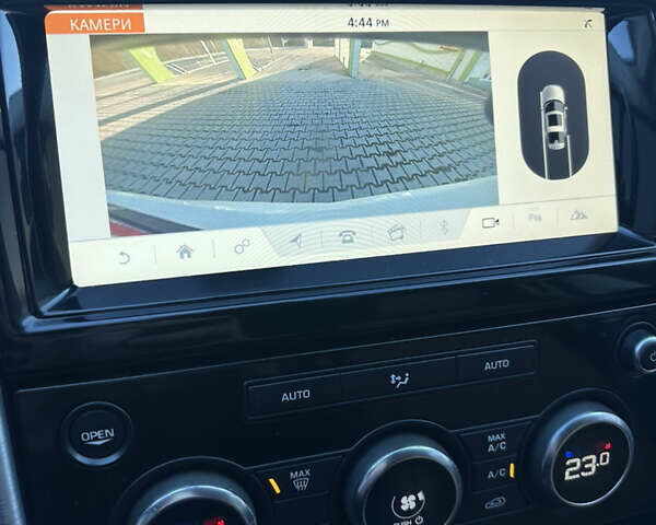 Білий Ленд Ровер Діскавері, об'ємом двигуна 3 л та пробігом 235 тис. км за 23950 $, фото 29 на Automoto.ua