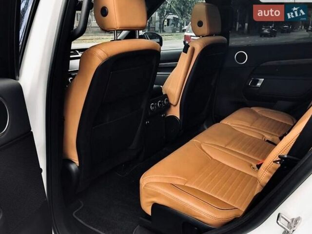 Білий Ленд Ровер Діскавері, об'ємом двигуна 3 л та пробігом 71 тис. км за 26500 $, фото 9 на Automoto.ua