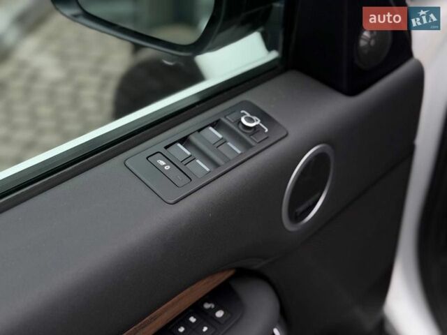 Білий Ленд Ровер Діскавері, об'ємом двигуна 3 л та пробігом 207 тис. км за 26400 $, фото 39 на Automoto.ua