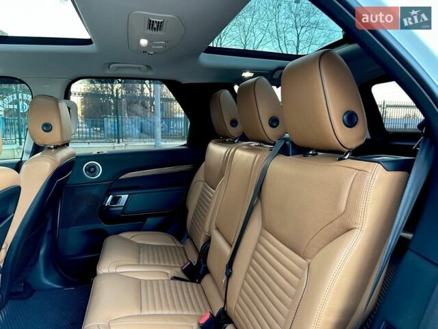 Білий Ленд Ровер Діскавері, об'ємом двигуна 2.99 л та пробігом 142 тис. км за 32500 $, фото 35 на Automoto.ua