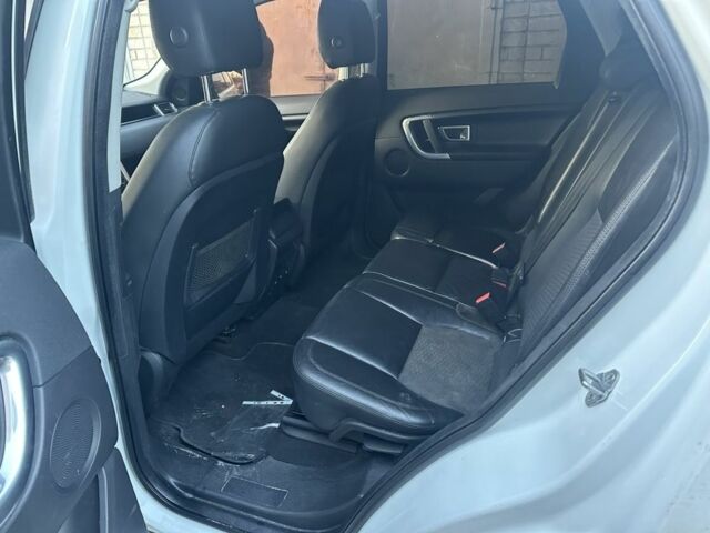 Білий Ленд Ровер Діскавері, об'ємом двигуна 2 л та пробігом 167 тис. км за 13800 $, фото 8 на Automoto.ua