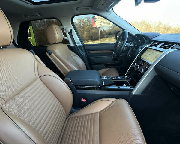 Білий Ленд Ровер Діскавері, об'ємом двигуна 3 л та пробігом 235 тис. км за 23950 $, фото 40 на Automoto.ua