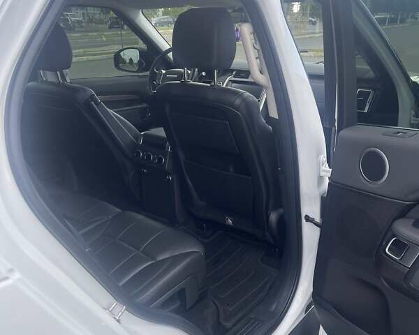 Белый Ленд Ровер Дискавери, объемом двигателя 2.99 л и пробегом 101 тыс. км за 34500 $, фото 5 на Automoto.ua