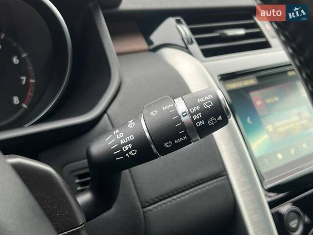 Білий Ленд Ровер Діскавері, об'ємом двигуна 3 л та пробігом 170 тис. км за 29990 $, фото 28 на Automoto.ua