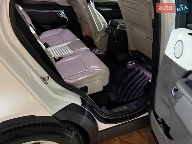 Белый Ленд Ровер Дискавери, объемом двигателя 2.99 л и пробегом 115 тыс. км за 35000 $, фото 2 на Automoto.ua