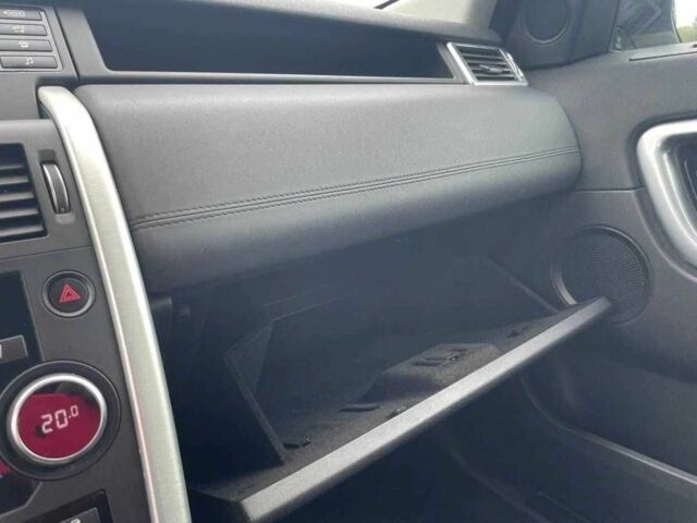 Белый Ленд Ровер Дискавери, объемом двигателя 2 л и пробегом 130 тыс. км за 19000 $, фото 8 на Automoto.ua