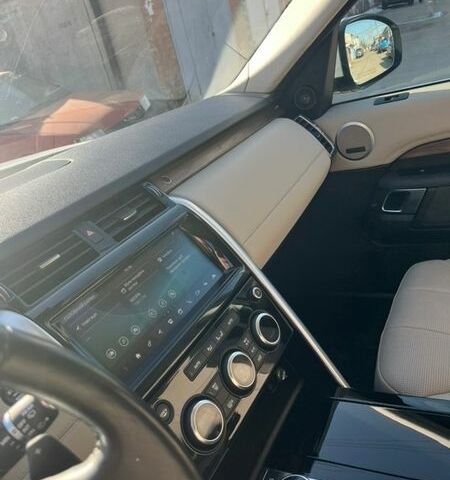 Білий Ленд Ровер Діскавері, об'ємом двигуна 3 л та пробігом 152 тис. км за 28300 $, фото 28 на Automoto.ua