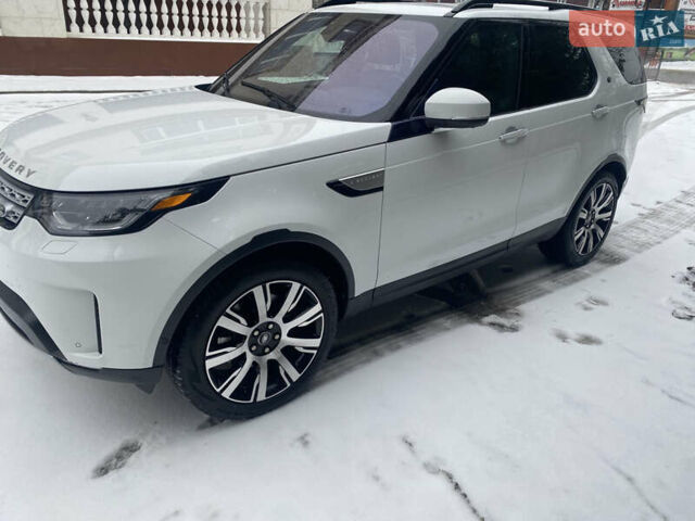 Белый Ленд Ровер Дискавери, объемом двигателя 2.99 л и пробегом 119 тыс. км за 33200 $, фото 2 на Automoto.ua