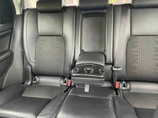 Белый Ленд Ровер Дискавери, объемом двигателя 2 л и пробегом 130 тыс. км за 19000 $, фото 9 на Automoto.ua