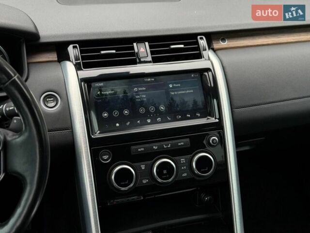 Білий Ленд Ровер Діскавері, об'ємом двигуна 3 л та пробігом 207 тис. км за 26400 $, фото 33 на Automoto.ua