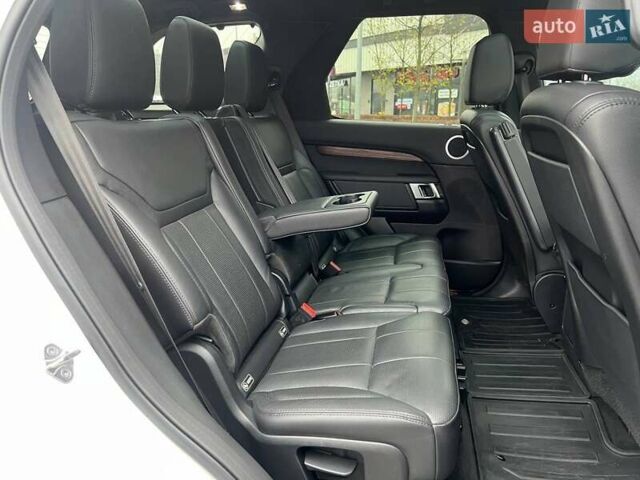 Білий Ленд Ровер Діскавері, об'ємом двигуна 3 л та пробігом 170 тис. км за 29990 $, фото 15 на Automoto.ua