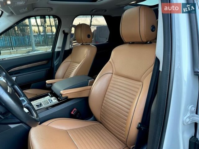 Білий Ленд Ровер Діскавері, об'ємом двигуна 2.99 л та пробігом 142 тис. км за 32500 $, фото 42 на Automoto.ua