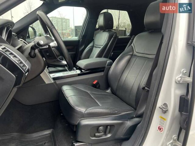 Білий Ленд Ровер Діскавері, об'ємом двигуна 3 л та пробігом 170 тис. км за 29990 $, фото 10 на Automoto.ua