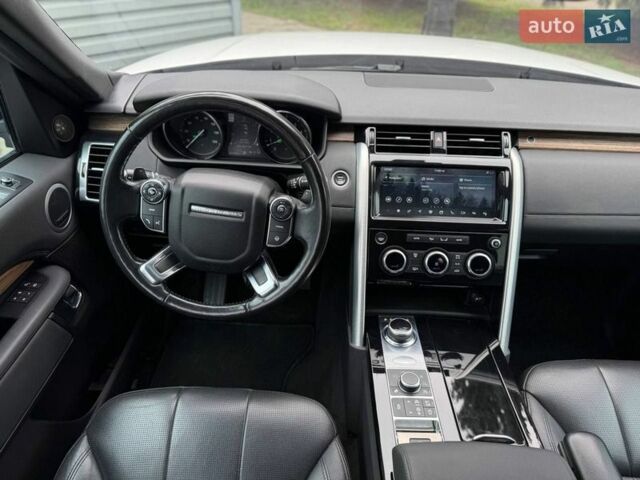 Білий Ленд Ровер Діскавері, об'ємом двигуна 3 л та пробігом 207 тис. км за 26400 $, фото 32 на Automoto.ua