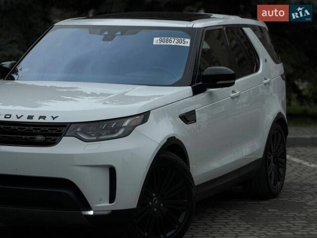 Білий Ленд Ровер Діскавері, об'ємом двигуна 3 л та пробігом 207 тис. км за 26400 $, фото 16 на Automoto.ua