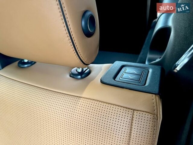 Білий Ленд Ровер Діскавері, об'ємом двигуна 2.99 л та пробігом 142 тис. км за 32500 $, фото 37 на Automoto.ua