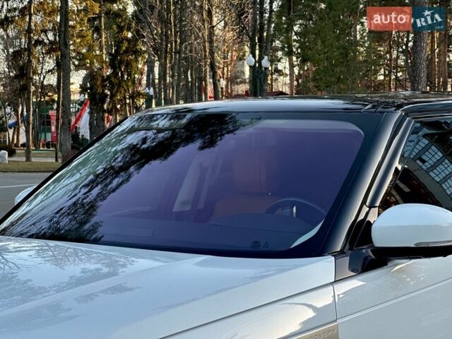 Білий Ленд Ровер Діскавері, об'ємом двигуна 2.99 л та пробігом 142 тис. км за 32500 $, фото 3 на Automoto.ua