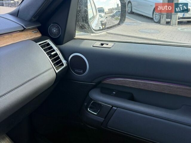 Белый Ленд Ровер Дискавери, объемом двигателя 2.99 л и пробегом 69 тыс. км за 40000 $, фото 7 на Automoto.ua