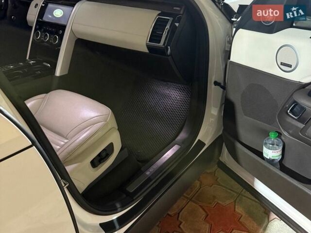 Белый Ленд Ровер Дискавери, объемом двигателя 2.99 л и пробегом 115 тыс. км за 35000 $, фото 22 на Automoto.ua