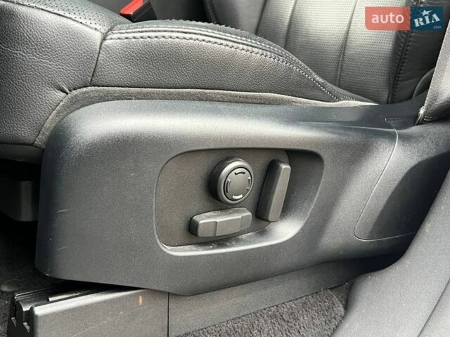 Белый Ленд Ровер Дискавери, объемом двигателя 3 л и пробегом 171 тыс. км за 24990 $, фото 22 на Automoto.ua