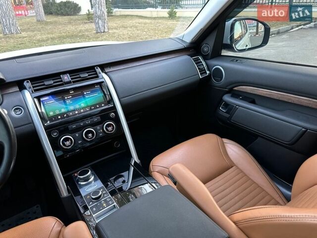 Білий Ленд Ровер Діскавері, об'ємом двигуна 2.99 л та пробігом 142 тис. км за 32500 $, фото 16 на Automoto.ua