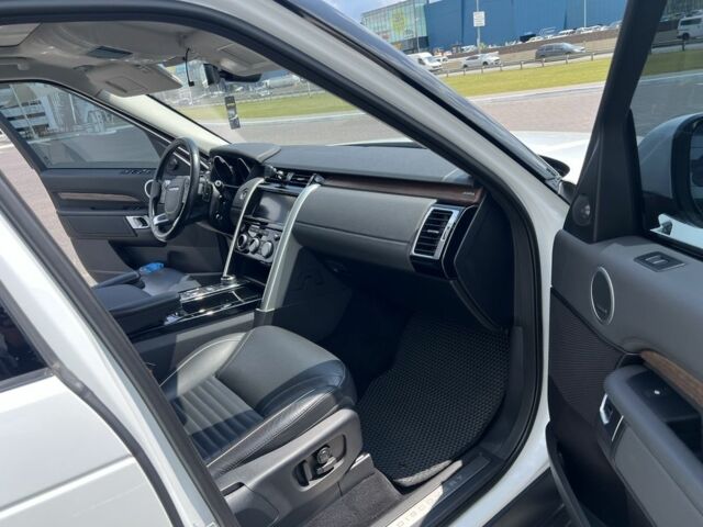 Білий Ленд Ровер Діскавері, об'ємом двигуна 3 л та пробігом 113 тис. км за 37500 $, фото 20 на Automoto.ua