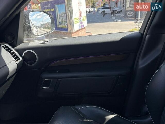 Белый Ленд Ровер Дискавери, объемом двигателя 2.99 л и пробегом 69 тыс. км за 40000 $, фото 6 на Automoto.ua