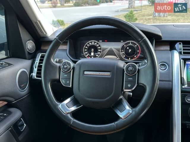 Білий Ленд Ровер Діскавері, об'ємом двигуна 2.99 л та пробігом 142 тис. км за 32500 $, фото 17 на Automoto.ua