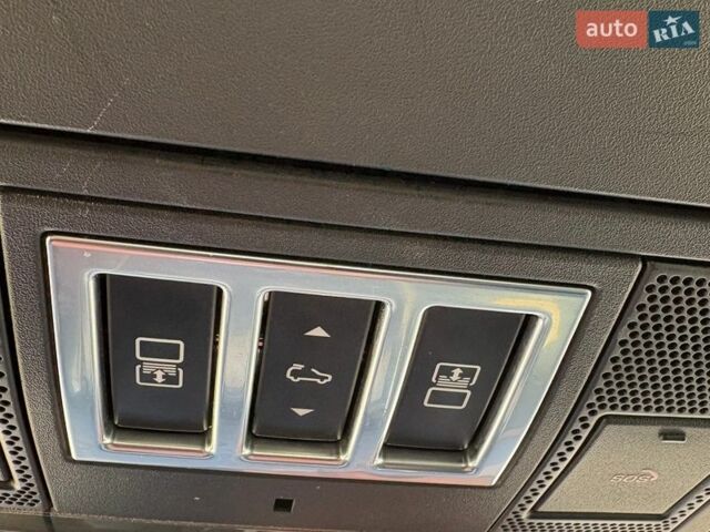 Белый Ленд Ровер Дискавери, объемом двигателя 2.99 л и пробегом 69 тыс. км за 40000 $, фото 12 на Automoto.ua