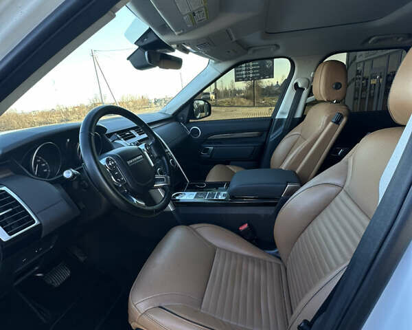 Білий Ленд Ровер Діскавері, об'ємом двигуна 3 л та пробігом 235 тис. км за 23950 $, фото 18 на Automoto.ua