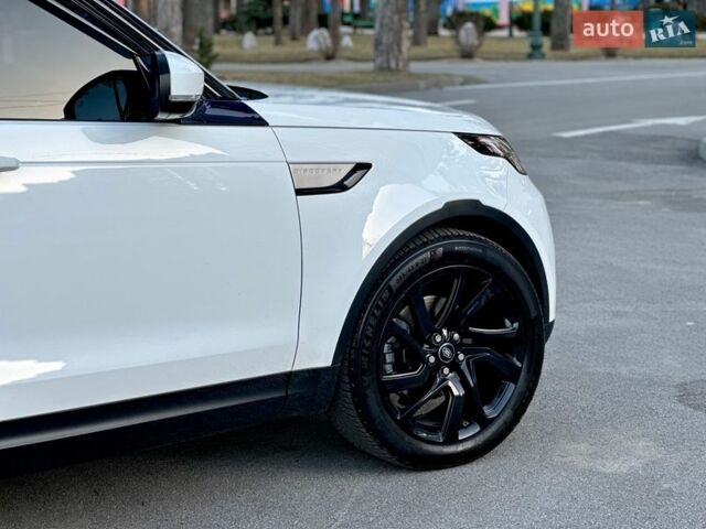 Білий Ленд Ровер Діскавері, об'ємом двигуна 2.99 л та пробігом 142 тис. км за 32500 $, фото 11 на Automoto.ua