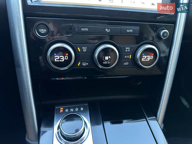 Білий Ленд Ровер Діскавері, об'ємом двигуна 3 л та пробігом 235 тис. км за 23950 $, фото 28 на Automoto.ua