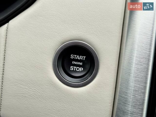 Білий Ленд Ровер Діскавері, об'ємом двигуна 2.99 л та пробігом 115 тис. км за 29800 $, фото 45 на Automoto.ua