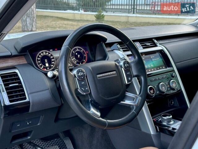Білий Ленд Ровер Діскавері, об'ємом двигуна 2.99 л та пробігом 142 тис. км за 32500 $, фото 43 на Automoto.ua