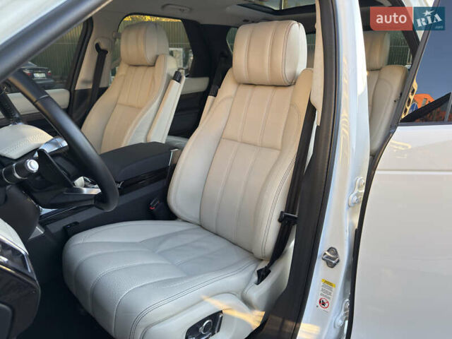 Белый Ленд Ровер Дискавери, объемом двигателя 2.99 л и пробегом 115 тыс. км за 34900 $, фото 16 на Automoto.ua