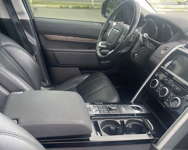 Белый Ленд Ровер Дискавери, объемом двигателя 2.99 л и пробегом 101 тыс. км за 34500 $, фото 9 на Automoto.ua