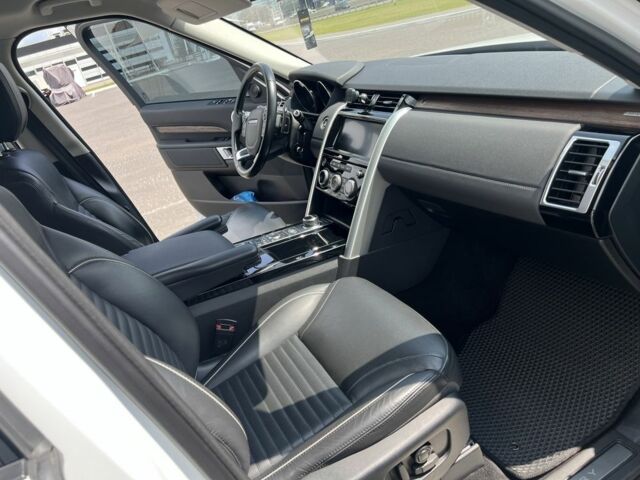 Білий Ленд Ровер Діскавері, об'ємом двигуна 3 л та пробігом 113 тис. км за 37500 $, фото 19 на Automoto.ua