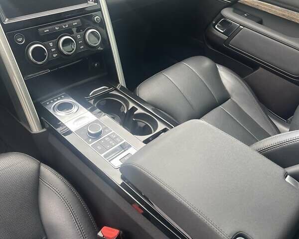 Белый Ленд Ровер Дискавери, объемом двигателя 2.99 л и пробегом 101 тыс. км за 34500 $, фото 3 на Automoto.ua