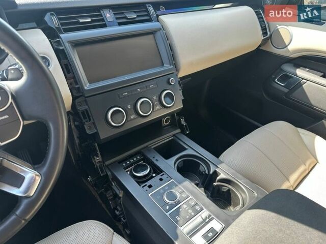 Білий Ленд Ровер Діскавері, об'ємом двигуна 3 л та пробігом 175 тис. км за 14300 $, фото 8 на Automoto.ua