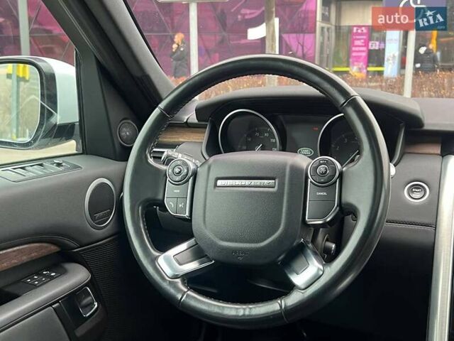 Білий Ленд Ровер Діскавері, об'ємом двигуна 3 л та пробігом 170 тис. км за 29990 $, фото 30 на Automoto.ua