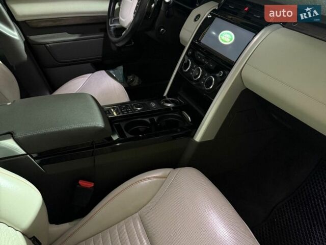 Белый Ленд Ровер Дискавери, объемом двигателя 2.99 л и пробегом 115 тыс. км за 35000 $, фото 34 на Automoto.ua